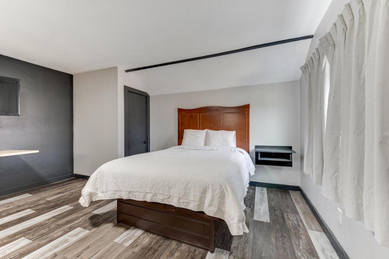 Dolores Mountain Inn Bagian luar foto
