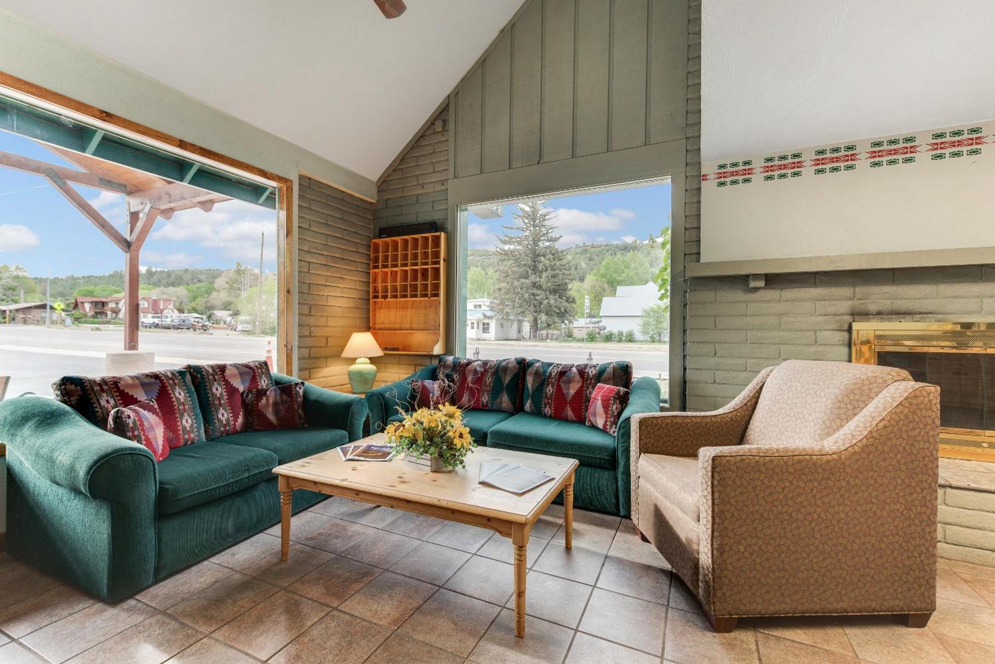 Dolores Mountain Inn Bagian luar foto